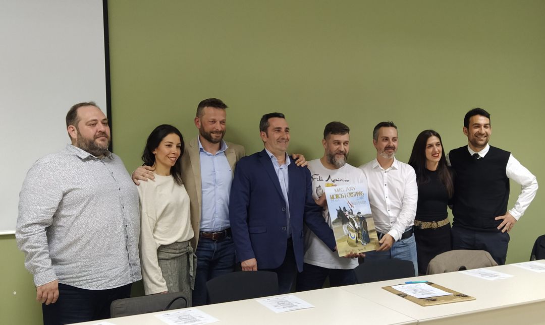 Presentación del cartel del Mig Any de Moros y Cristianos de Dénia 2020, obra de Óscar Llamas. Presentación del cartel del Mig Any de Moros y Cristianos de Dénia 2020, obra de Óscar Llamas.