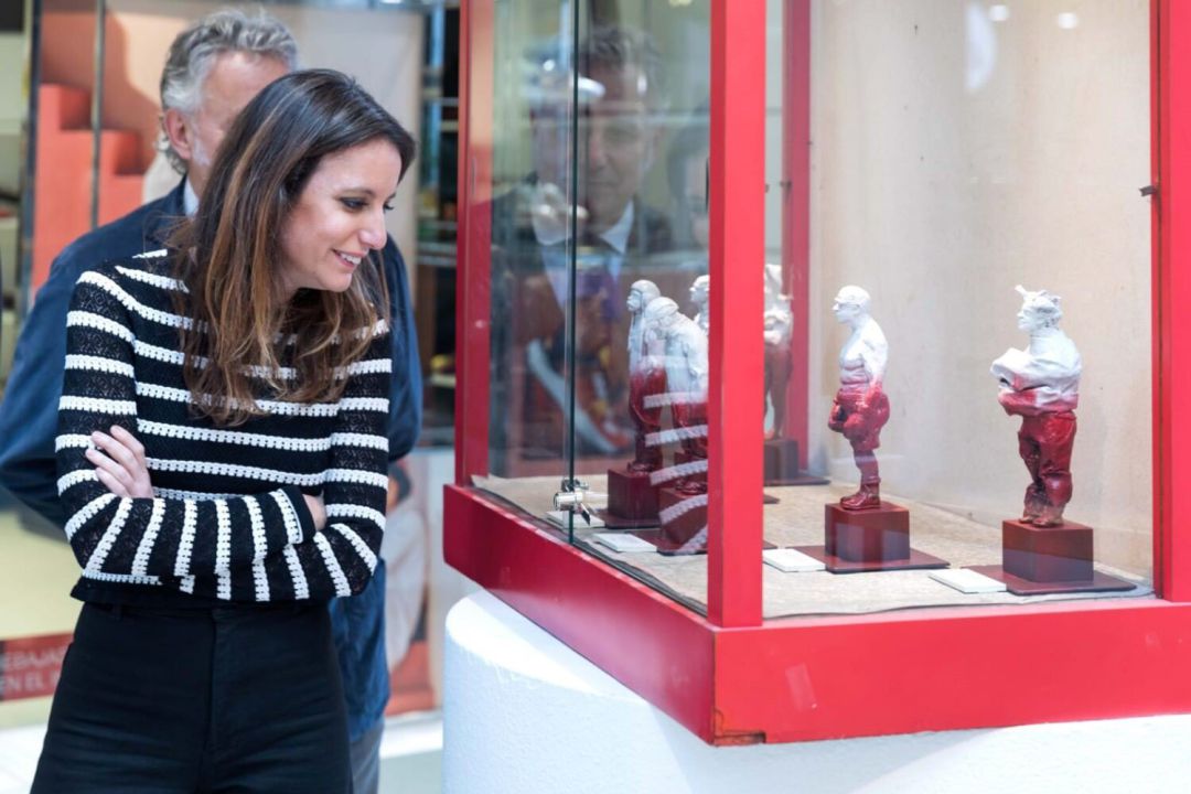 Andrea Levy en una visita la XXIX edición de la feria de arte FLECHA la pasada semana. Andrea Levy en una visita la XXIX edición de la feria de arte FLECHA la pasada semana.