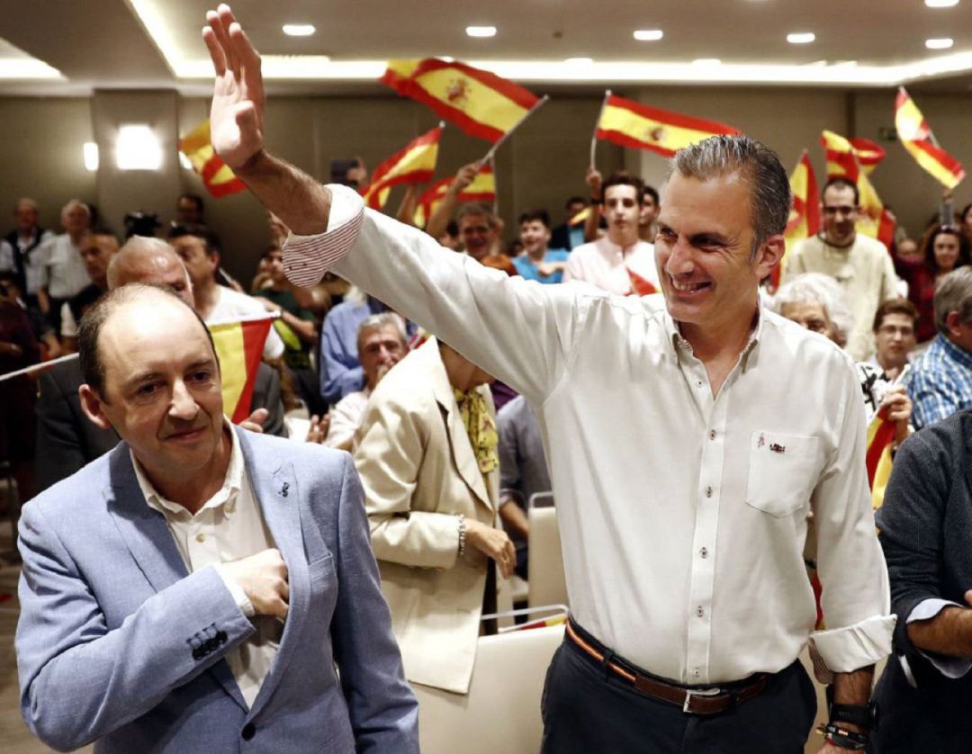 El número dos de Vox saluda a los militantes El número dos de Vox saluda a los militantes