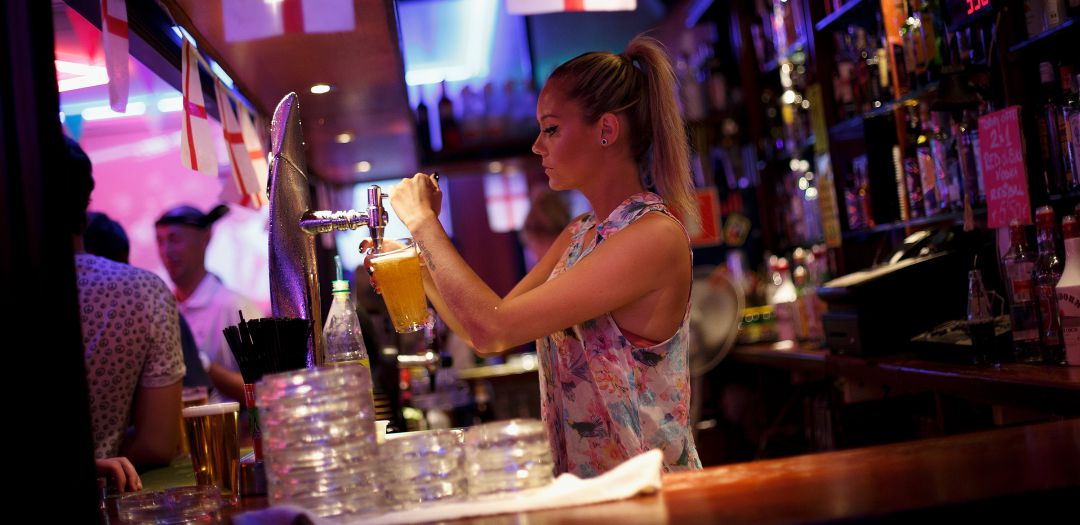 Empleada de un bar Empleada de un bar