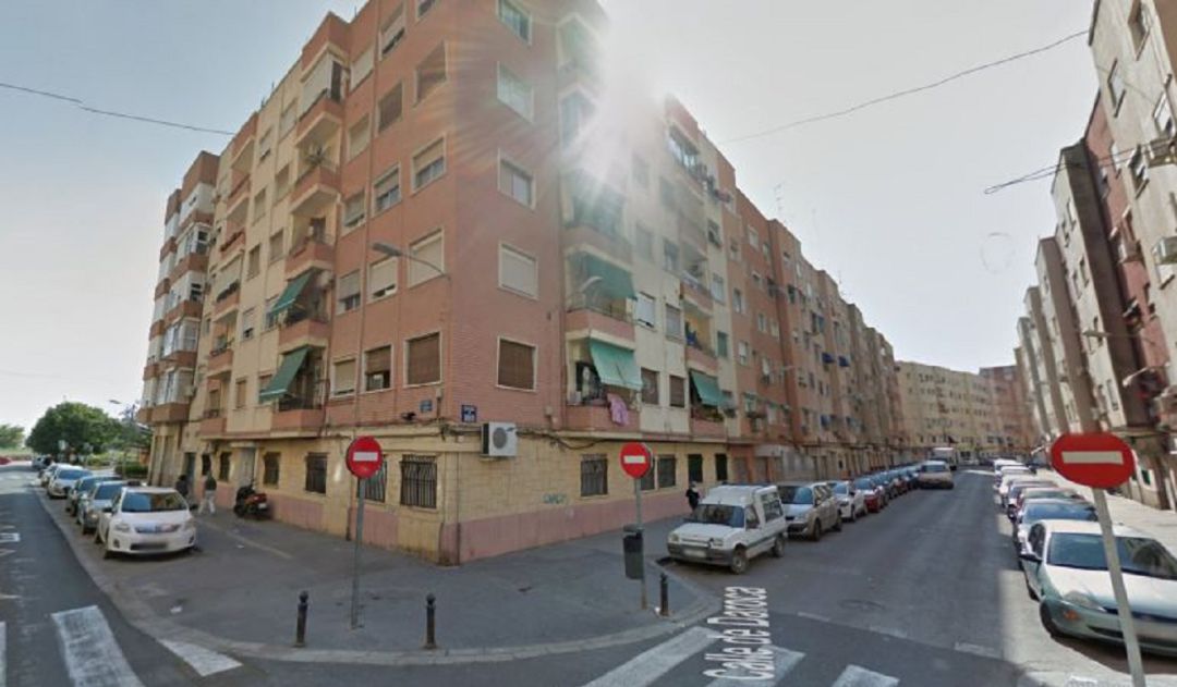 Edificación en una calle de València Edificación en una calle de València