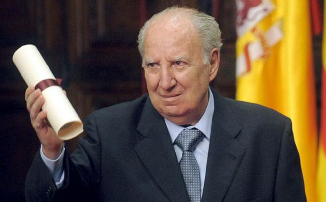 Juan Antonio Gil Albors, dramaturgo y periodista en una foto de archivo Juan Antonio Gil Albors, dramaturgo y periodista en una foto de archivo