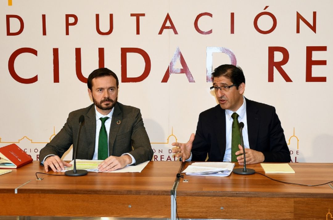 El presidente de la Diputación José Manuel Caballero y el consejero de Desarrollo Sostenible José Luis Escudero han participado en una "fructífera" reunión El presidente de la Diputación José Manuel Caballero y el consejero de Desarrollo Sostenible José Luis Escudero han participado en una "fructífera" reunión