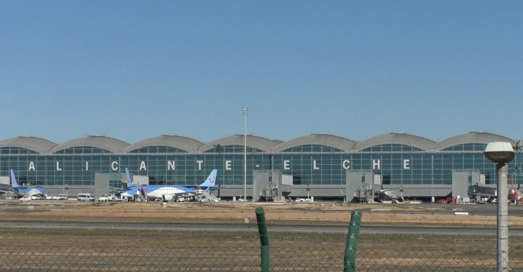Aeropuerto de Alicante-Elche Aeropuerto de Alicante-Elche