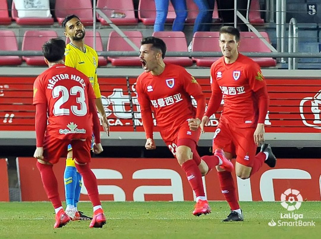 Curro Sánchez celebra con rabia el gol del empate. Curro Sánchez celebra con rabia el gol del empate.