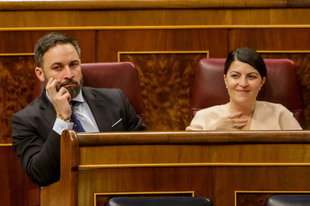 El presidente del VOX, Santiago Abascal y la secretaria general del grupo parlamentario de Vox en el Congreso, Macarena Olona El presidente del VOX, Santiago Abascal y la secretaria general del grupo parlamentario de Vox en el Congreso, Macarena Olona