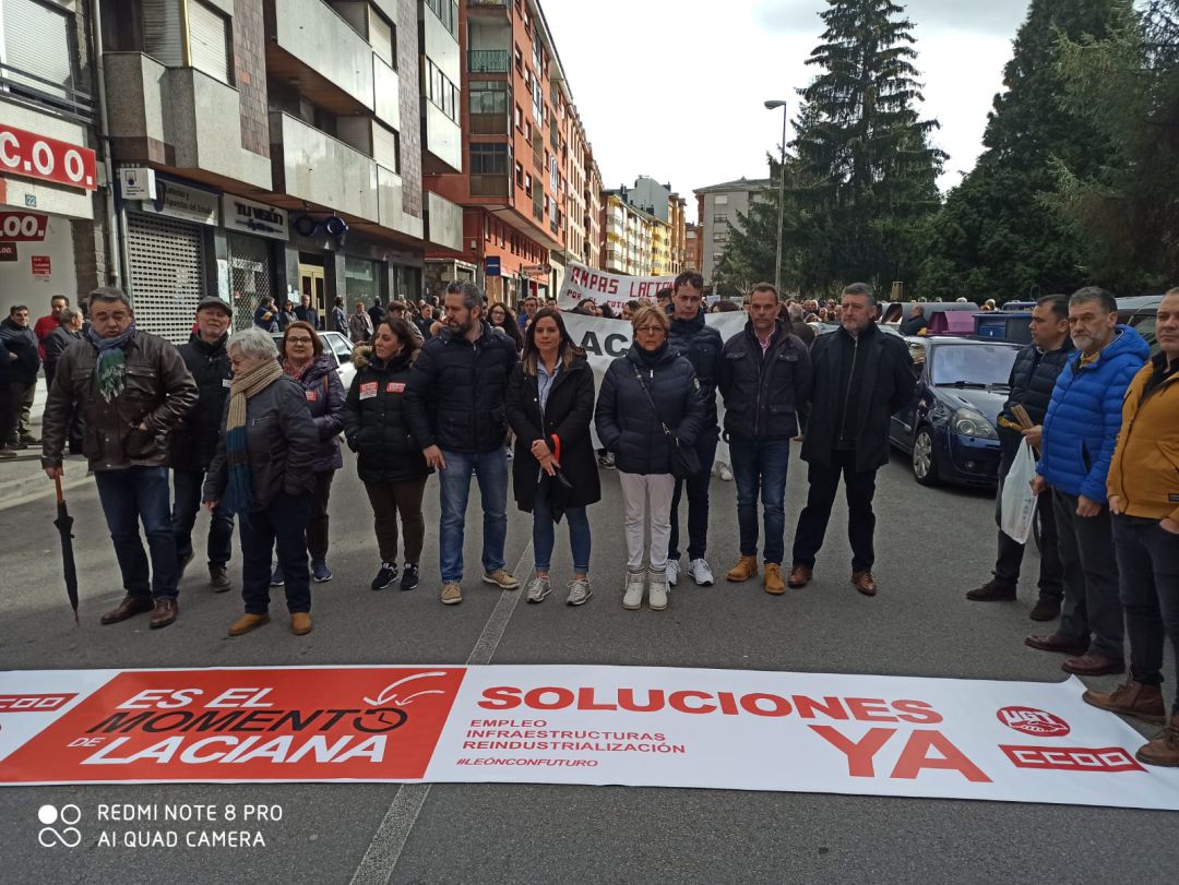 La cabeza de la manifestación en Laciana antes de echar a andar La cabeza de la manifestación en Laciana antes de echar a andar