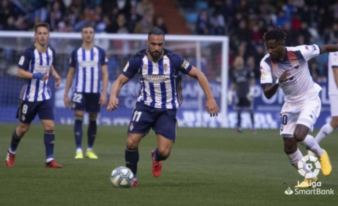 Segundo empate consecutivo de la Deportiva en un mal partido . Segundo empate consecutivo de la Deportiva en un mal partido .