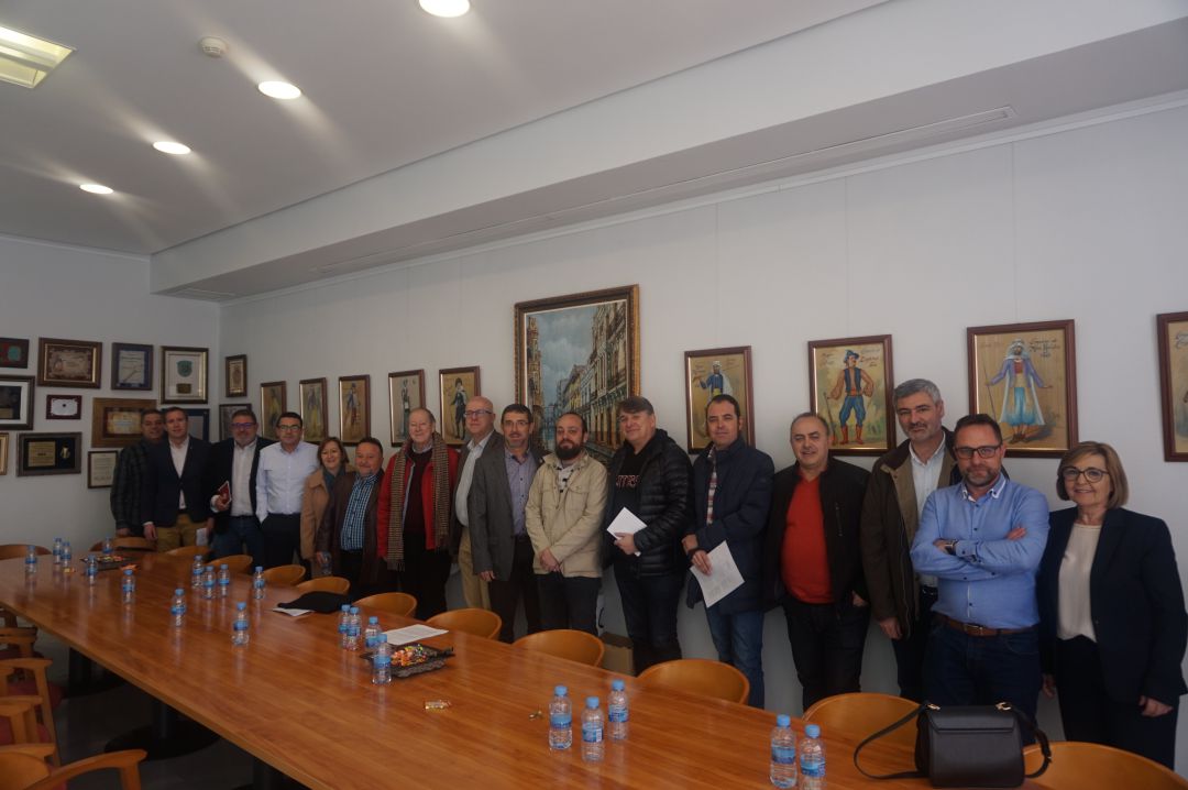 Entidades festeras de Alicante, Valencia, Murcia y Albacete se han reunido para tratar el problema de la pólvora Entidades festeras de Alicante, Valencia, Murcia y Albacete se han reunido para tratar el problema de la pólvora