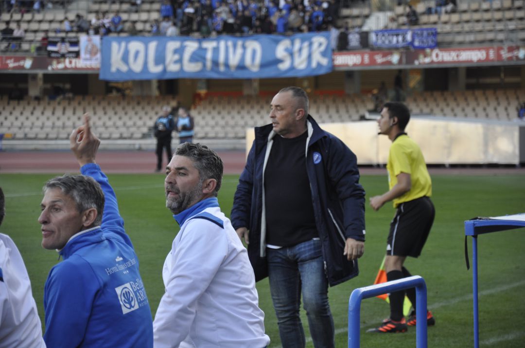 Josu Uribe durante el partido en Chapín ante el Puente Genil Josu Uribe durante el partido en Chapín ante el Puente Genil