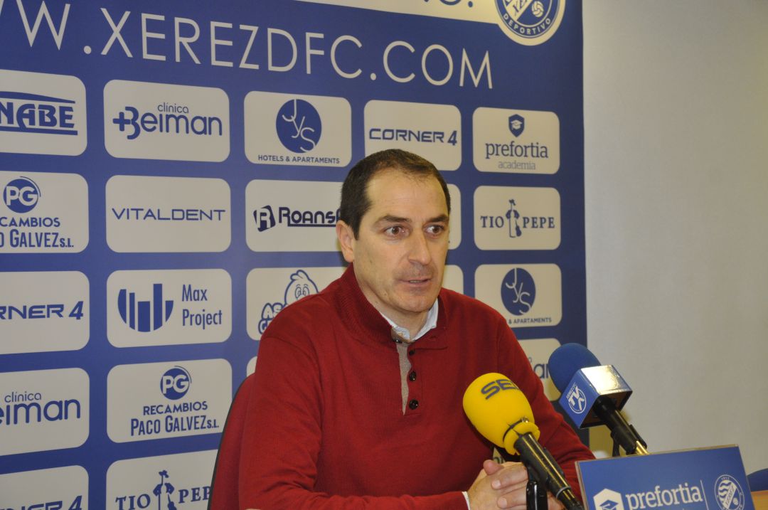 Diego Caro en la rueda de prensa de Chapín Diego Caro en la rueda de prensa de Chapín