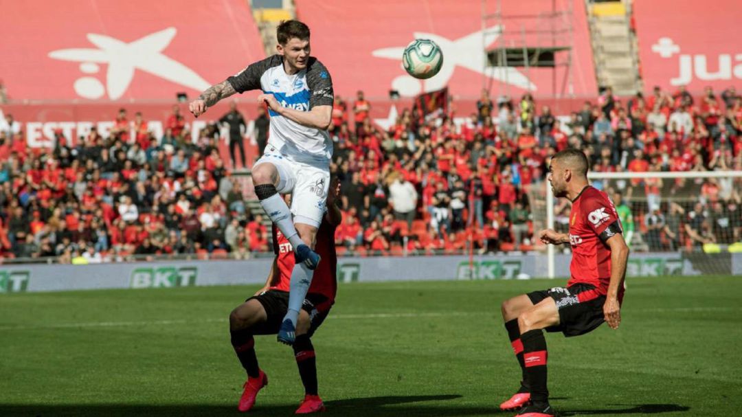Oliver Burke en el partido de Mallorca. Oliver Burke en el partido de Mallorca.