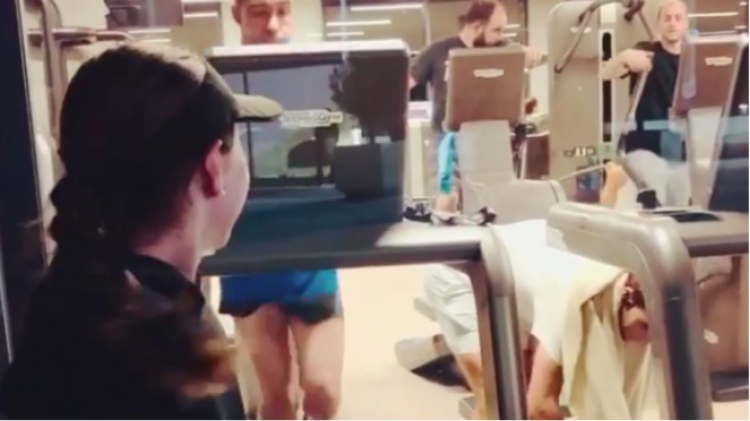 El vídeo viral de Rafa Nadal limpiando las máquinas de su propio gimnasio