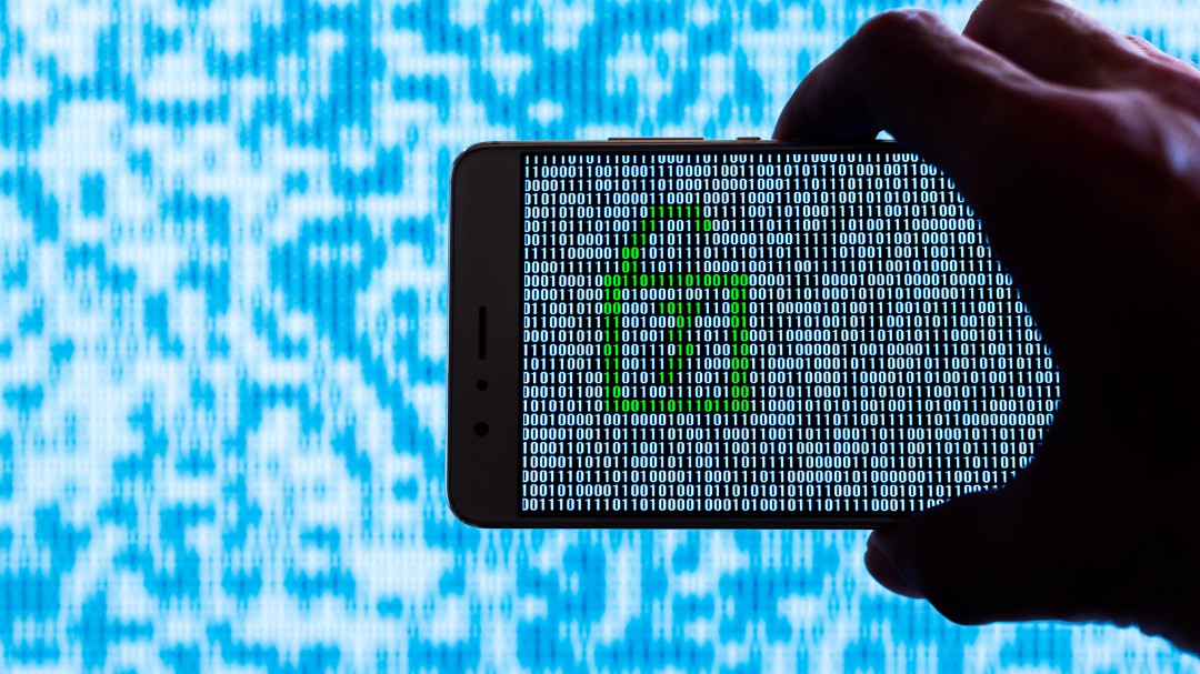 Hamás utiliza perfiles falsos de mujeres para hackear móviles de una decena de soldados israelíes