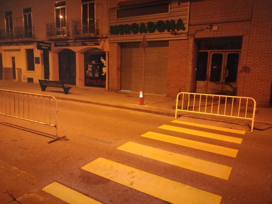 El paso de cebra es provisional mientras duren las obras de reforma El paso de cebra es provisional mientras duren las obras de reforma