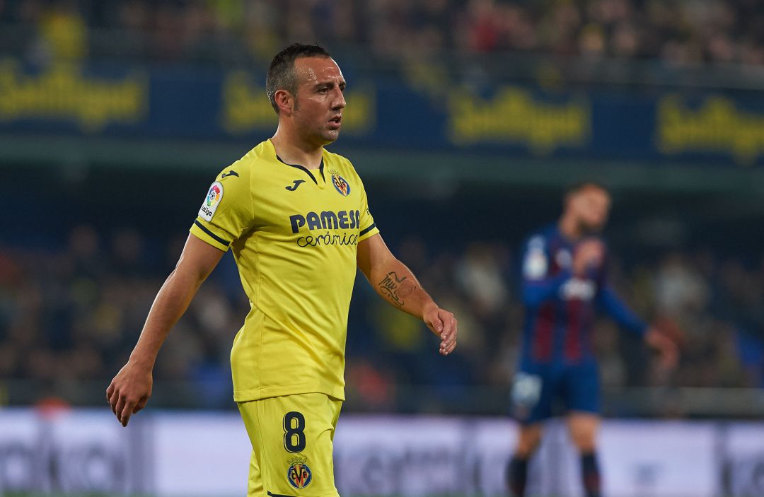 Santi Cazorla volvió a liderar el centro del campo del Villarreal CF ante el Levante Santi Cazorla volvió a liderar el centro del campo del Villarreal CF ante el Levante