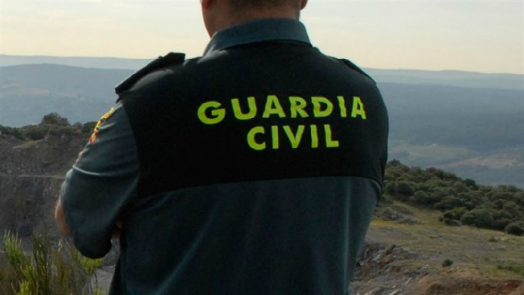 En la operación han participado agentes pertenecientes al Puesto de la Guardia Civil de Ronda y de Cañete la Real En la operación han participado agentes pertenecientes al Puesto de la Guardia Civil de Ronda y de Cañete la Real