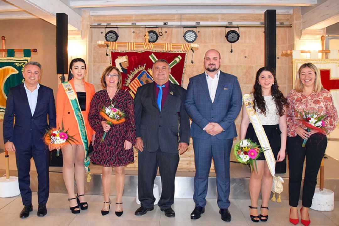 Capitanes y abanderadas de los Moros y Cristianos de Xàbia 2020. Capitanes y abanderadas de los Moros y Cristianos de Xàbia 2020.