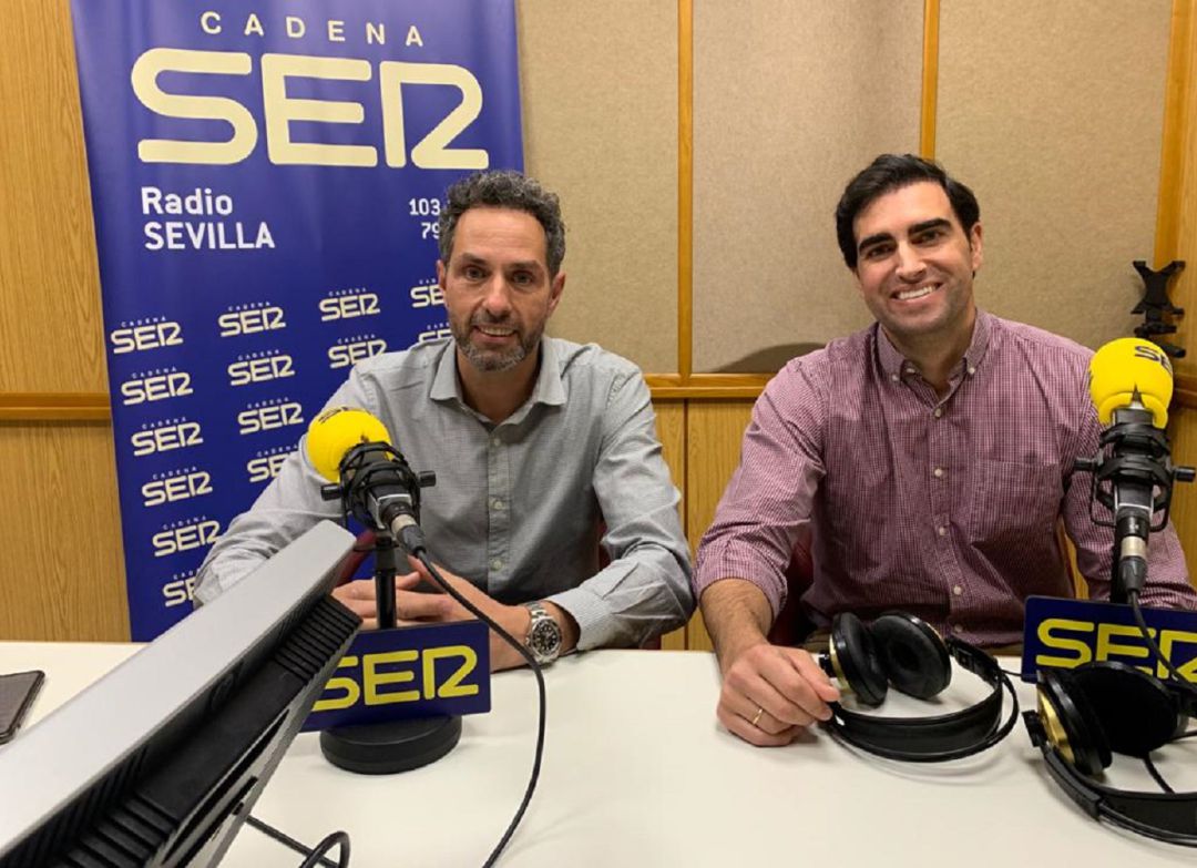 Rafael León, director médico de Obymed. especialista en digestivo y experto en técnicas endoscópicas para el tratamiento de la obesidad. Manuel Narbona: coordinador del equipo multidisciplinar en Obymed Rafael León, director médico de Obymed. especialista en digestivo y experto en técnicas endoscópicas para el tratamiento de la obesidad. Manuel Narbona: coordinador del equipo multidisciplinar en Obymed
