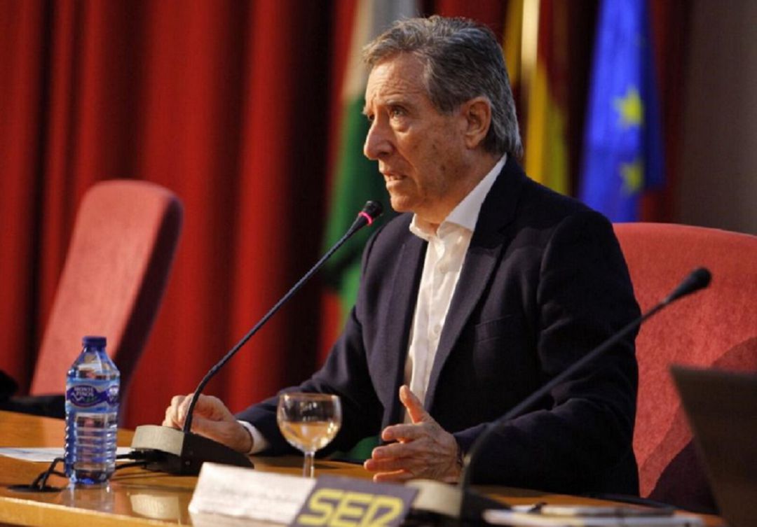 Iñaki Gabilondo, durante su intervención en las XII Jornadas de Comunicación de la Cadena SER Andalucía Iñaki Gabilondo, durante su intervención en las XII Jornadas de Comunicación de la Cadena SER Andalucía