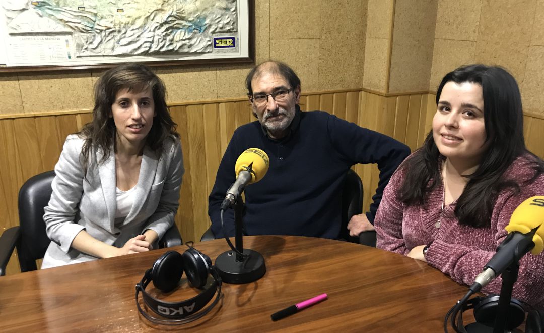 Beatriz Hernández, Clemente Gómez y Leticia Contreras en el estudio de SER Cuenca. Beatriz Hernández, Clemente Gómez y Leticia Contreras en el estudio de SER Cuenca.