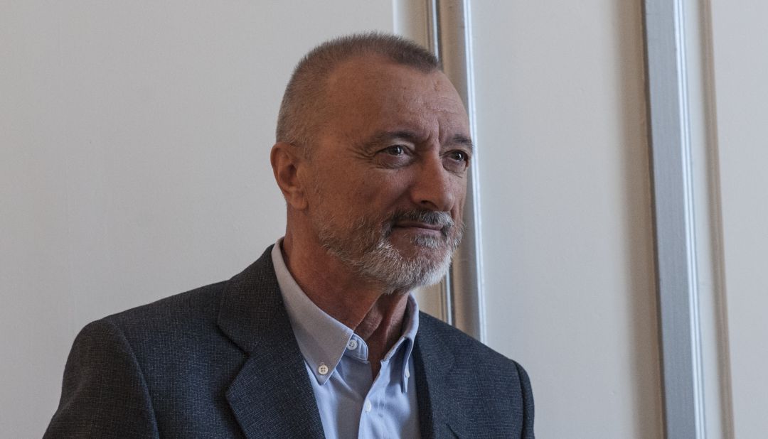 Pérez-Reverte durante la presentación de su último libro. Pérez-Reverte durante la presentación de su último libro.