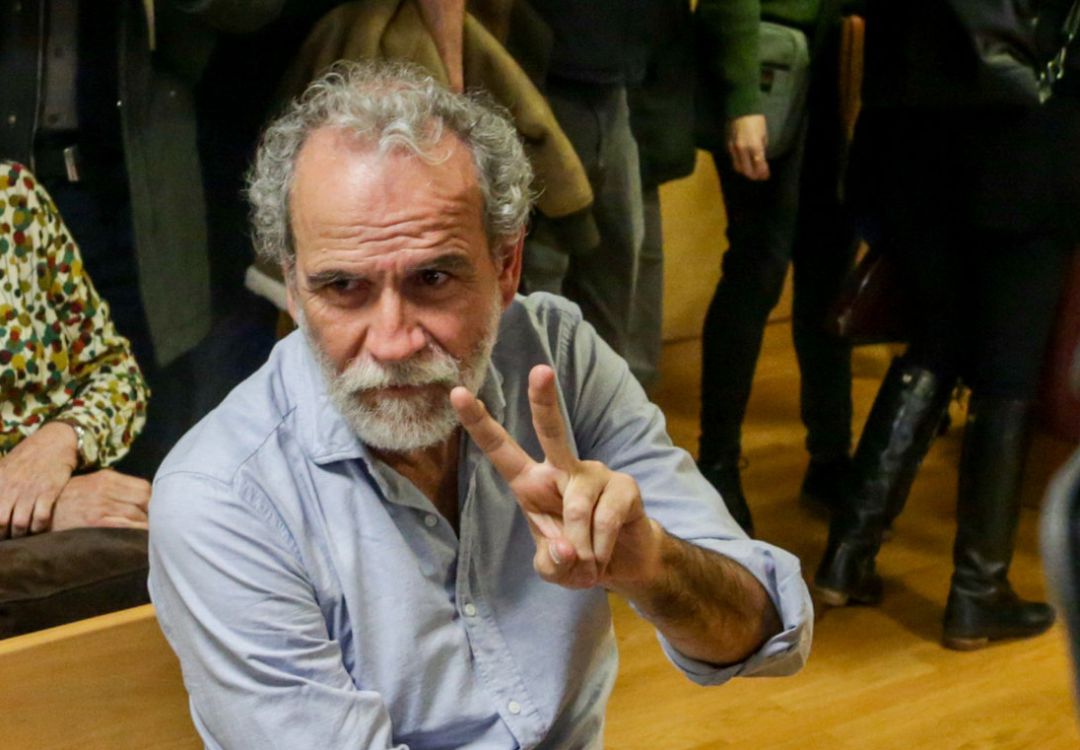 El actor Willy Toledo, sentado en el banquillo de los acusados en el juzgado de lo Penal número 26 de Madrid. El actor Willy Toledo, sentado en el banquillo de los acusados en el juzgado de lo Penal número 26 de Madrid.