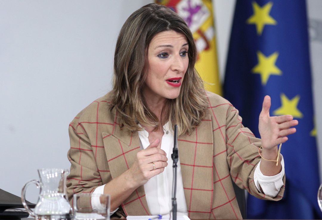 La ministra de Trabajo y Economía Social, Yolanda Díaz, comparece en rueda de prensa tras el Consejo de Ministros en Moncloa. La ministra de Trabajo y Economía Social, Yolanda Díaz, comparece en rueda de prensa tras el Consejo de Ministros en Moncloa.