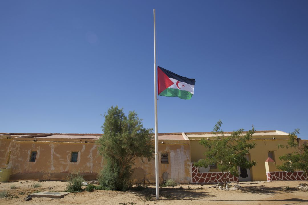 Banderas en los campamentos de refugiados saharauis. Banderas en los campamentos de refugiados saharauis.
