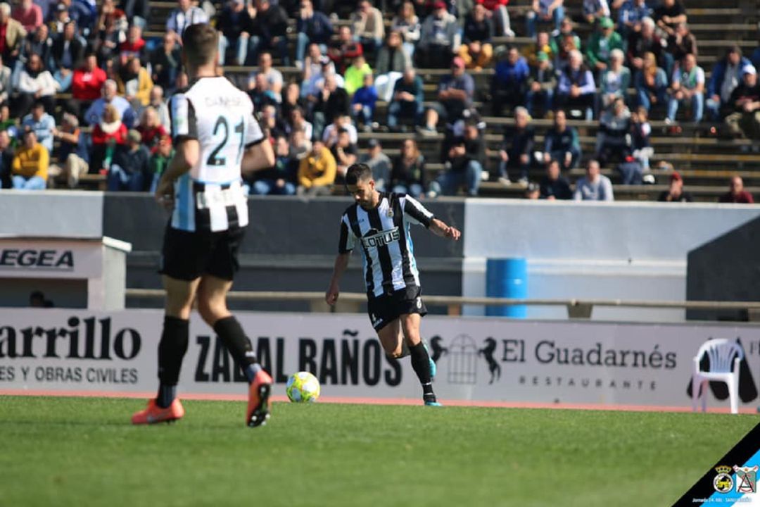 Mikel en un partido. Mikel en un partido.