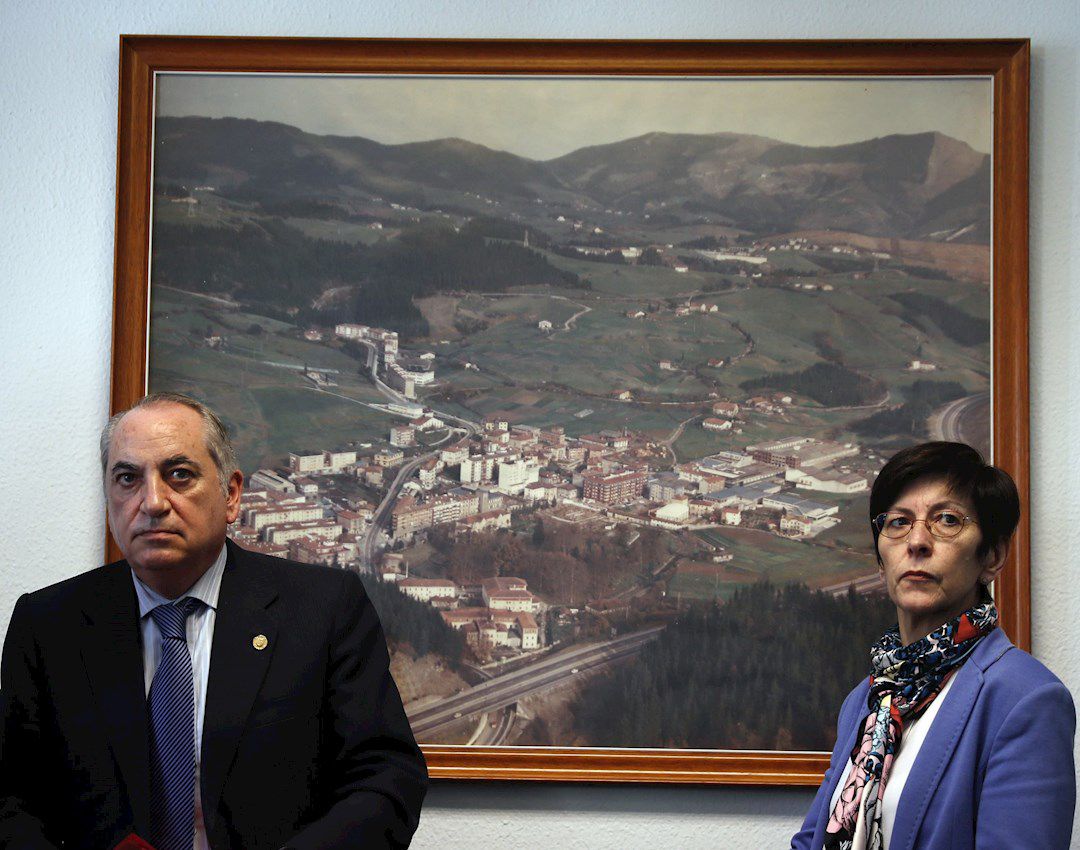 Iñaki Arriola junto con la consejera de Seguridad, Estefanía Beltrán de Heredia Iñaki Arriola junto con la consejera de Seguridad, Estefanía Beltrán de Heredia
