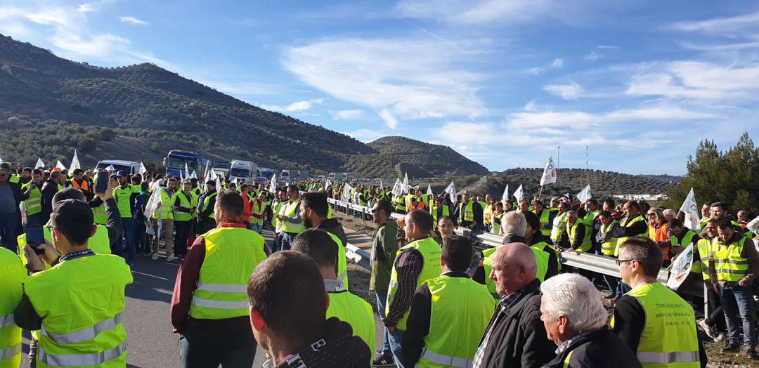 El corte de la A-44 a la altura de Puerto del Carretero, días atrás, supuso un anticipo de la gran movilización El corte de la A-44 a la altura de Puerto del Carretero, días atrás, supuso un anticipo de la gran movilización