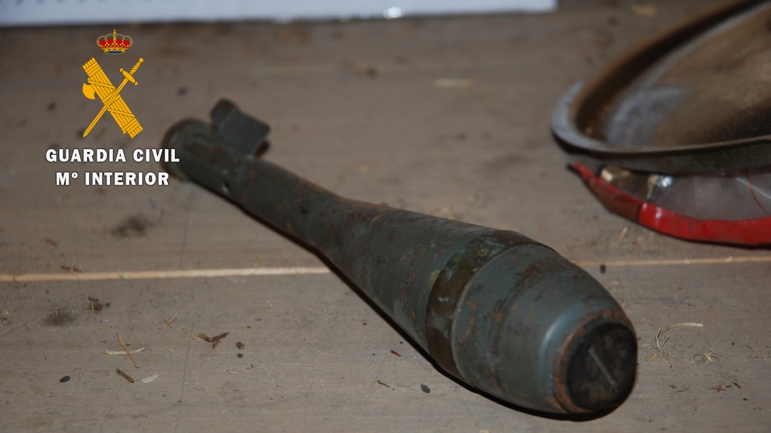 La Guardia Civil destruye tres artefactos explosivos localizados en las localidades de Izcue y Uterga