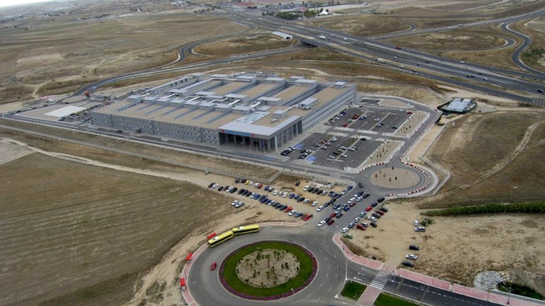 La Comunidad mediará para devolver la bonificación por aparcar en el Hospital