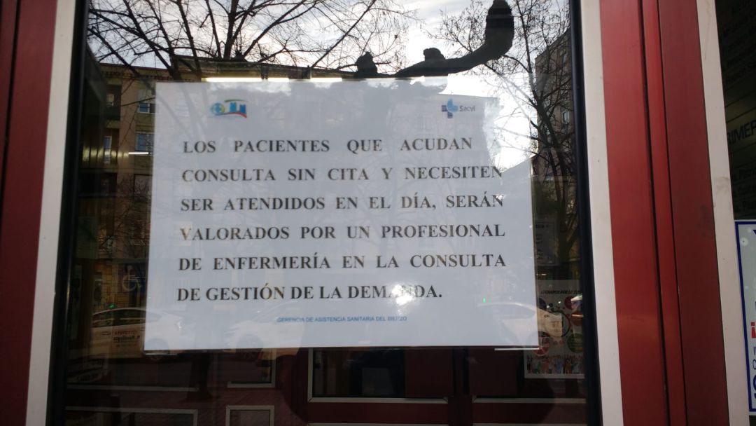 Imagen del cartel que anuncia la disposición del servicio Imagen del cartel que anuncia la disposición del servicio