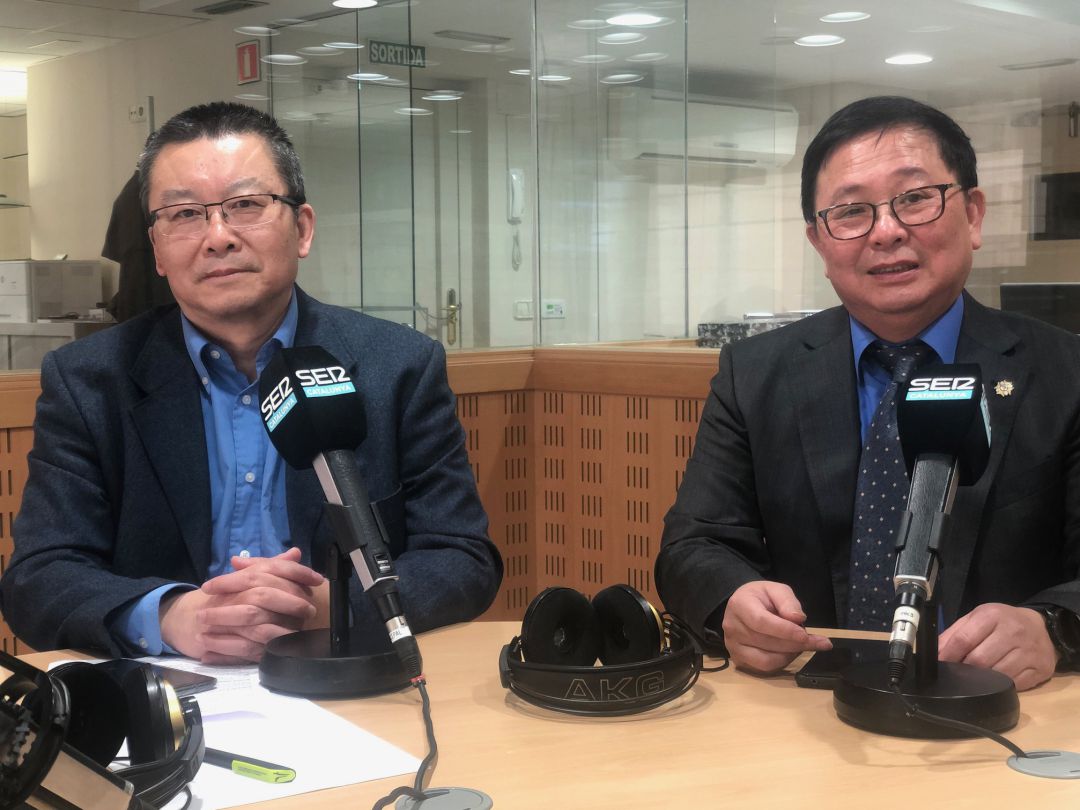 Ningsu Luo i Fanxu Lee als nostres estudis Ningsu Luo i Fanxu Lee als nostres estudis