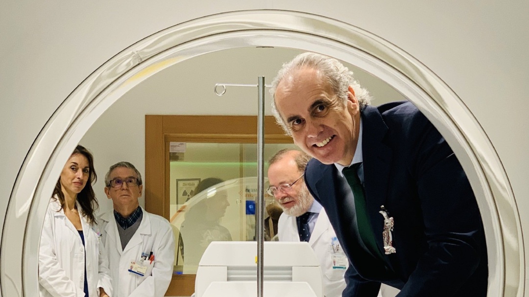 El consejero de Sanidad madrileño: "Hay que acabar con el dolor, no con las personas"