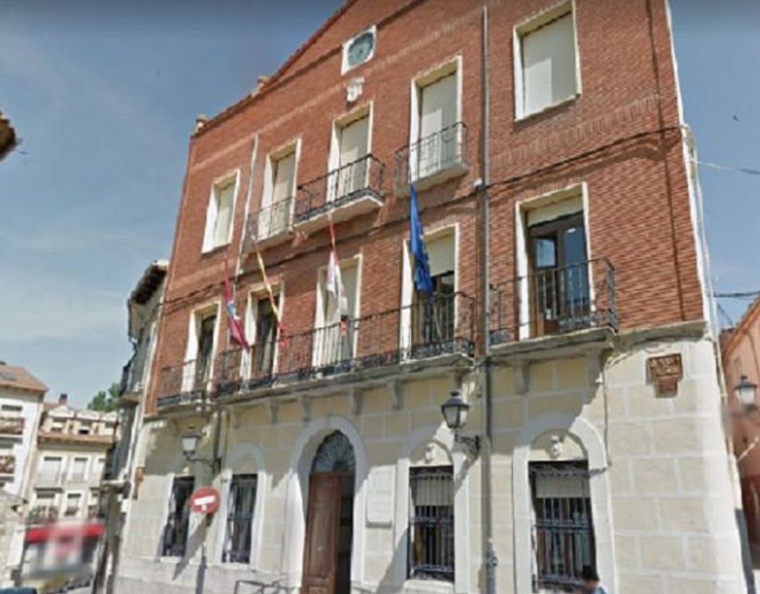 El edificio del Ayuntamiento de Peñafiel. El edificio del Ayuntamiento de Peñafiel.