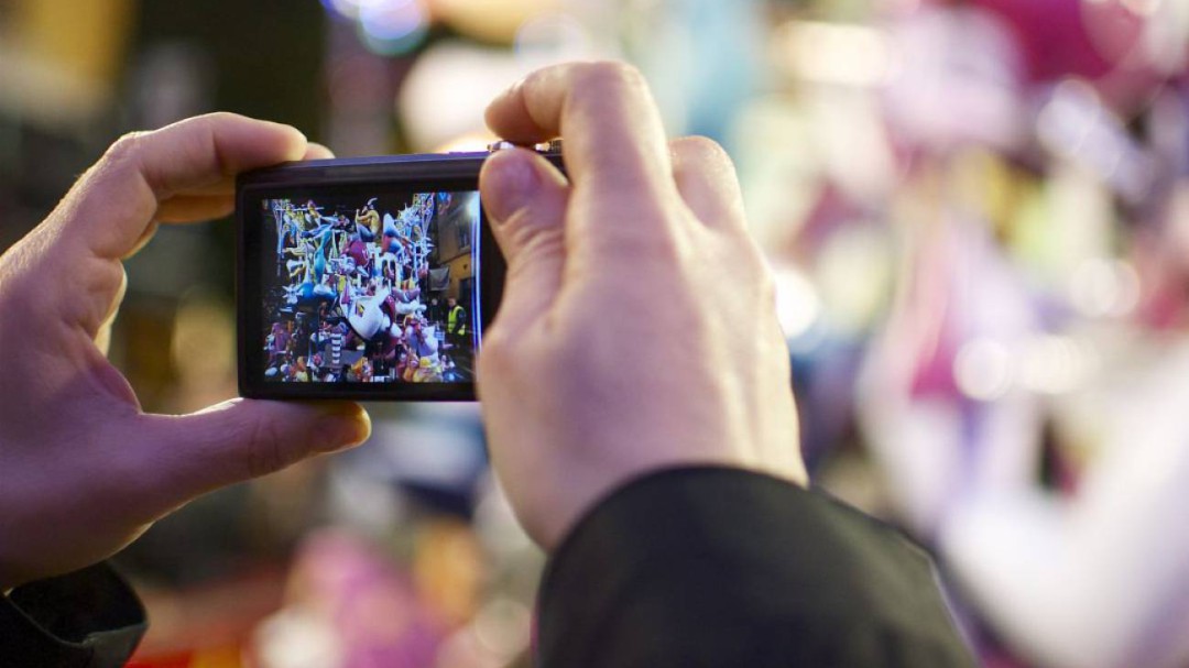 El bando de Fallas de 2020 limita la venta de alcohol a casales, carpas o zonas de actividades autorizadas