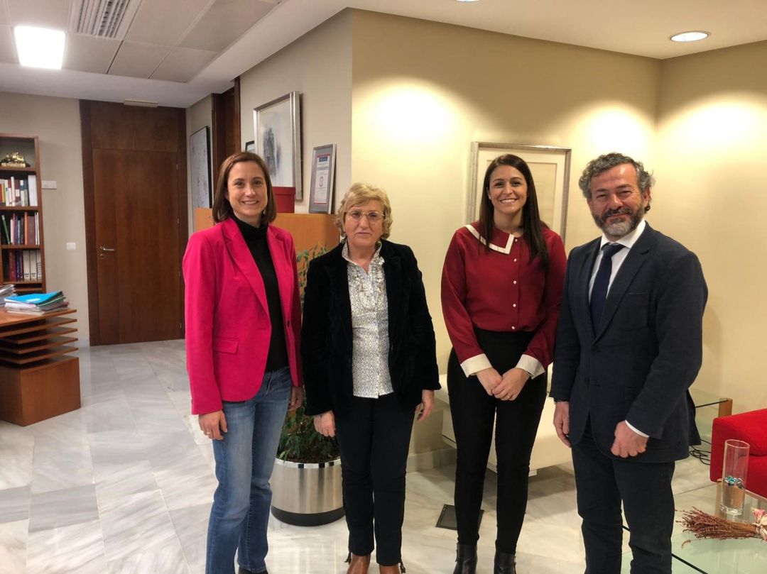 Representantes el Ilustre Colegio Oficial de Podólogos de la Comunidad Valenciana (ICOPCV) se reúnen con la consellera de Sanidad, Ana Barceló Representantes el Ilustre Colegio Oficial de Podólogos de la Comunidad Valenciana (ICOPCV) se reúnen con la consellera de Sanidad, Ana Barceló