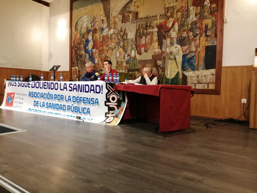 El alcalde de Benavente, Luciano Huerga, junto a los portavoces del MDSP, Jerónimo Cantuche y Carlos Pedrero El alcalde de Benavente, Luciano Huerga, junto a los portavoces del MDSP, Jerónimo Cantuche y Carlos Pedrero
