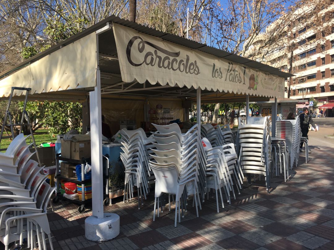 Puesto de caracoles Los Patos I, en los jardines de la Agricultura, horas antes de iniciar una nueva temporada.Córdoba Puesto de caracoles Los Patos I, en los jardines de la Agricultura, horas antes de iniciar una nueva temporada.Córdoba