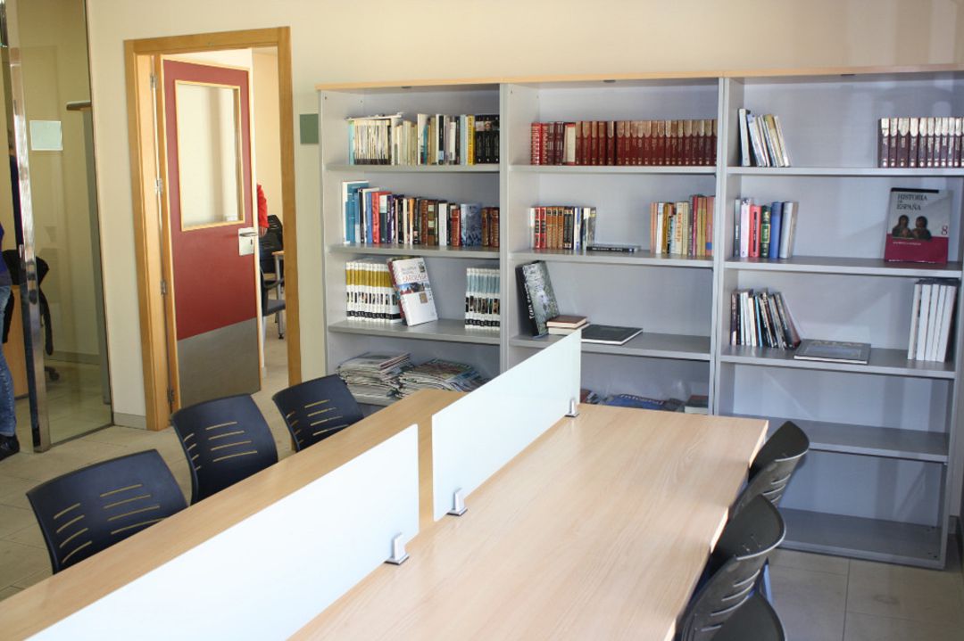 Sala de estudios en el Centro Social Carmencita Novelda Sala de estudios en el Centro Social Carmencita Novelda