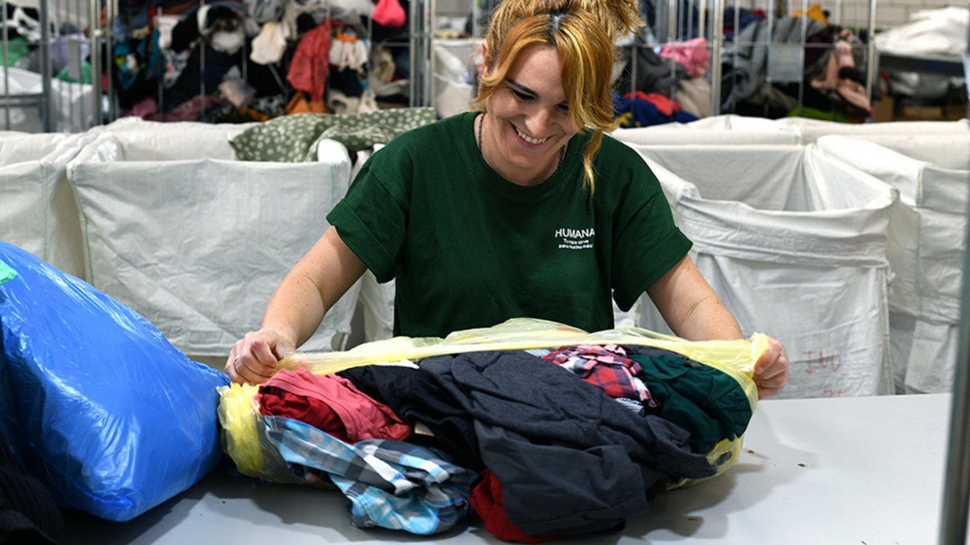 Xeresa y Miramar donan más de 25.000 prendas de ropa usada
