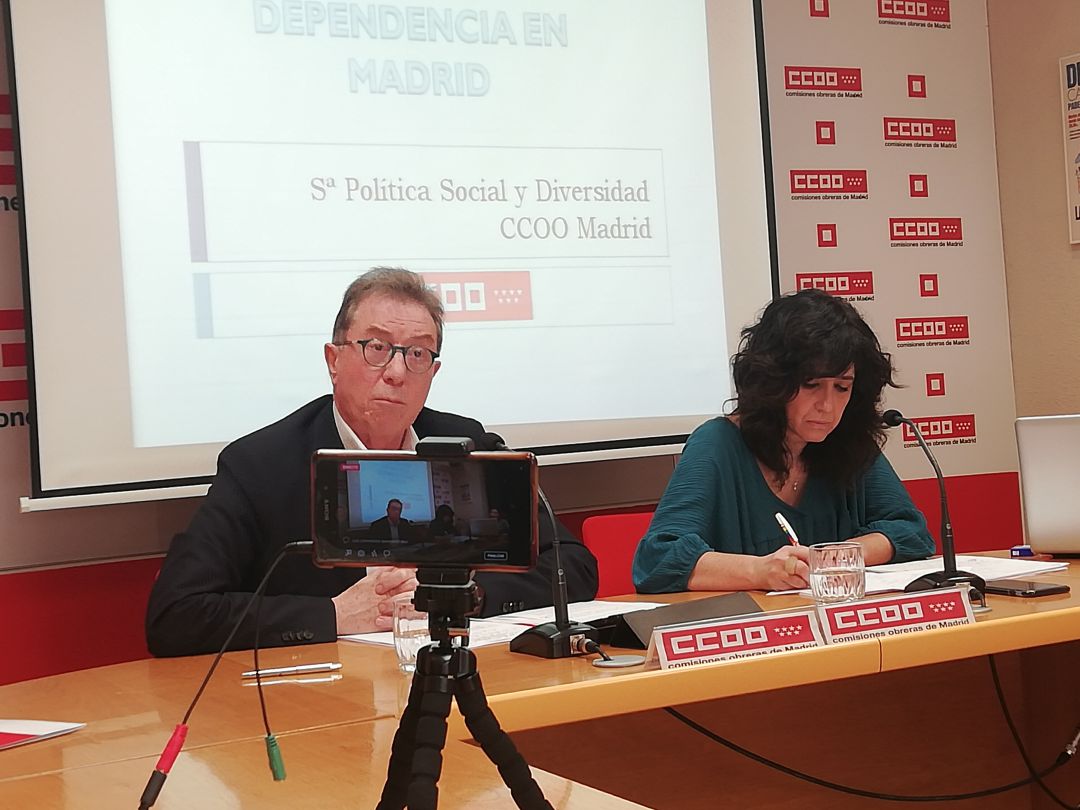 Jaime Cedrún y Ana González durante la presentación del informe sobre la Ley de Dependencia en Madrid. Jaime Cedrún y Ana González durante la presentación del informe sobre la Ley de Dependencia en Madrid.