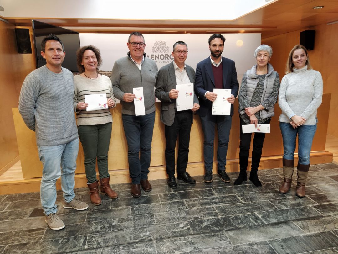 Representants del Govern, Consell i ajuntaments han presentat el programa d'actes de la Diada. Representants del Govern, Consell i ajuntaments han presentat el programa d'actes de la Diada.