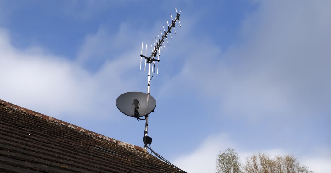 Con el cambio de frecuencias de la TDT hay que adaptar las antenas de telvisión colectivas Con el cambio de frecuencias de la TDT hay que adaptar las antenas de telvisión colectivas