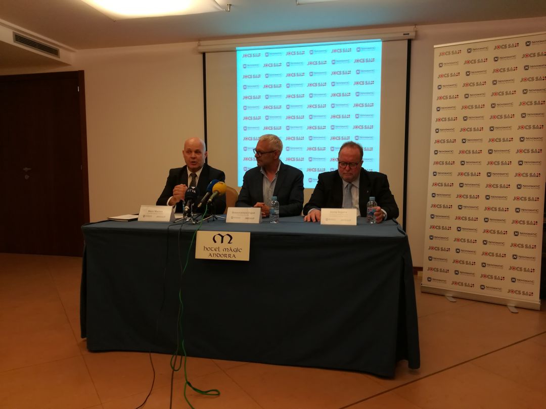 El president del consell d'administració de Jocs SA, Ventura Espot, al mig de la taula. El president del consell d'administració de Jocs SA, Ventura Espot, al mig de la taula.