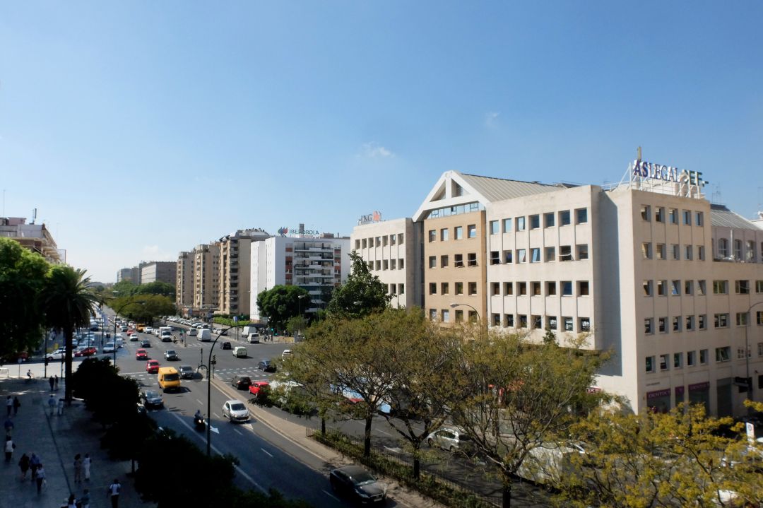 Desde ALIANZA Sevilla alertan que algunos portales inmobiliarios, en los que se basan los particulares para poner los precios de salida a la venta de sus inmuebles, ya que inflan hasta en un 20% los precios. Desde ALIANZA Sevilla alertan que algunos portales inmobiliarios, en los que se basan los particulares para poner los precios de salida a la venta de sus inmuebles, ya que inflan hasta en un 20% los precios.