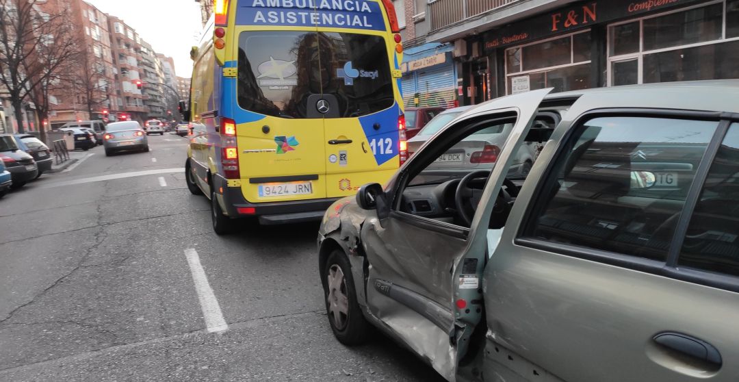 El conductor de uno de los vehículos se ha dado a la fuga aunque ha sido detenido poco después El conductor de uno de los vehículos se ha dado a la fuga aunque ha sido detenido poco después